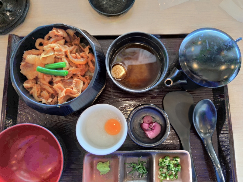 道の駅 とよはし 豚生姜焼きまぶし膳